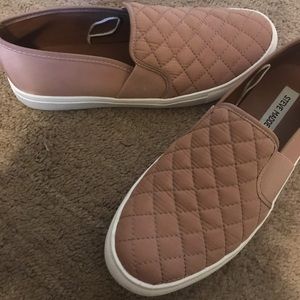 Steve Madden slip ons